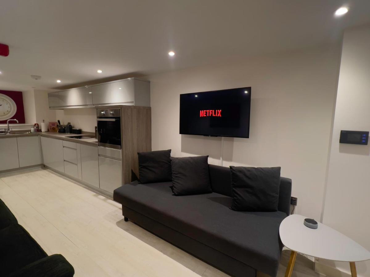 The Snap Pad Boutique Apartment Royal Tunbridge Wells Bagian luar foto