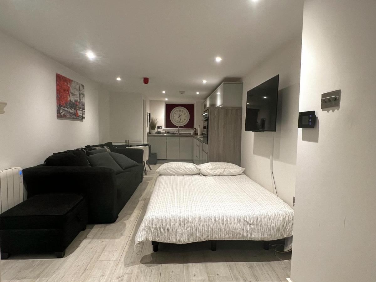 The Snap Pad Boutique Apartment Royal Tunbridge Wells Bagian luar foto
